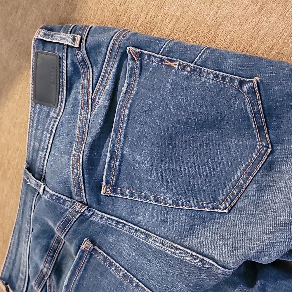 Express Booty lifting Jeans - Picture 11 of 16